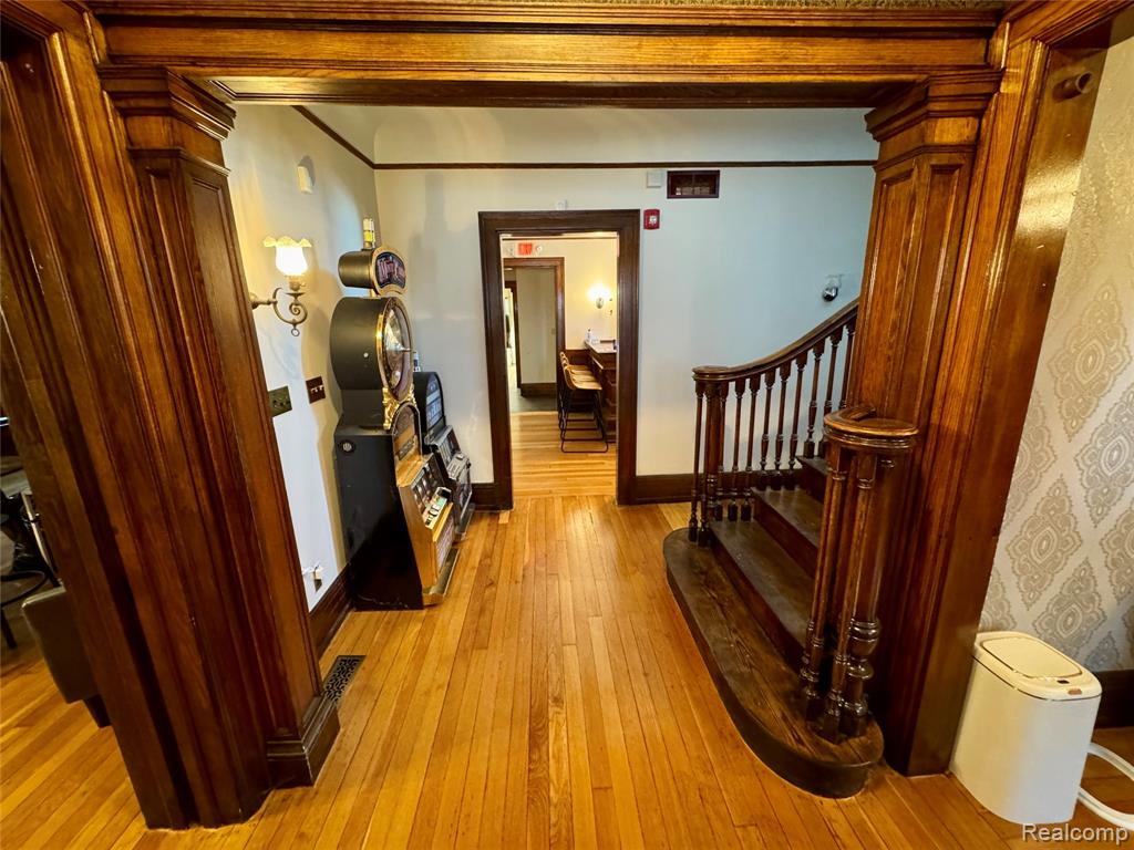 2156 W JEFFERSON Avenue, Trenton, MI, 48183