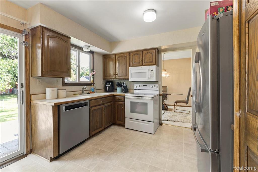 42109 Hartford Drive, Canton, MI 48187 — Photo 13