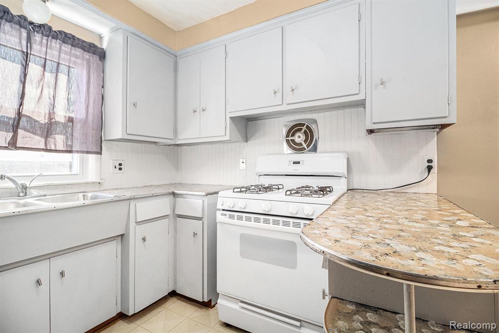 581 Wharton Street, Ypsilanti, MI 48198 — Photo 8
