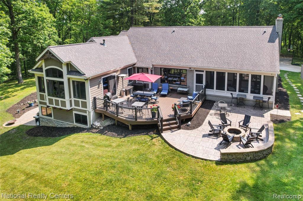 11500 Lisa Lori Lane, South Lyon, MI 48178 — Photo 10