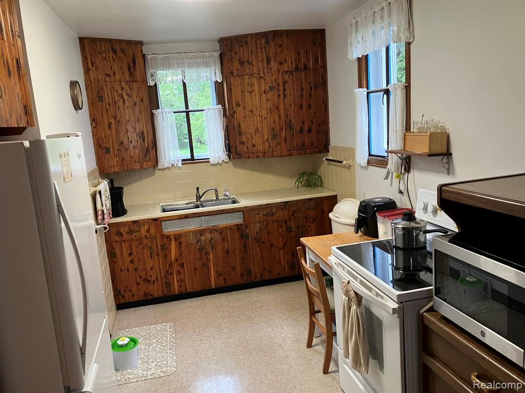 5893 Cribbins Road, Kenockee, MI 48006 — Photo 14