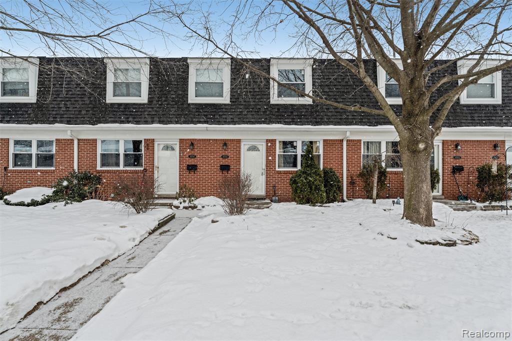 45704 Kensington St, Utica, MI 48317 — Photo 2
