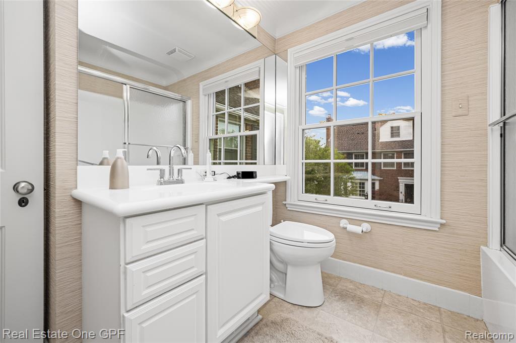 16904 Saint Paul Street, Grosse Pointe, MI 48230 — Photo 29