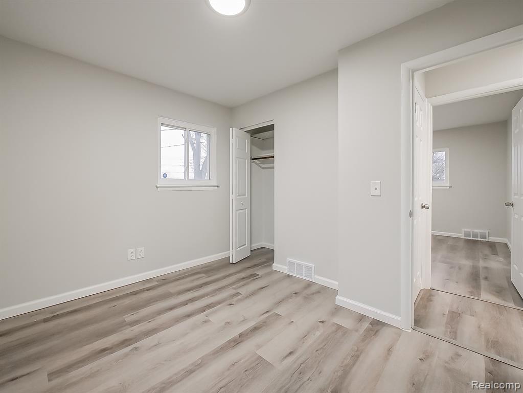 536 Emerson Avenue, Pontiac, MI 48342 — Photo 11