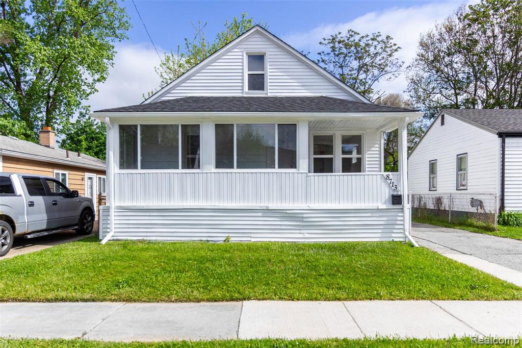 8713 Hupp Avenue, Warren, MI 48089 — front exterior