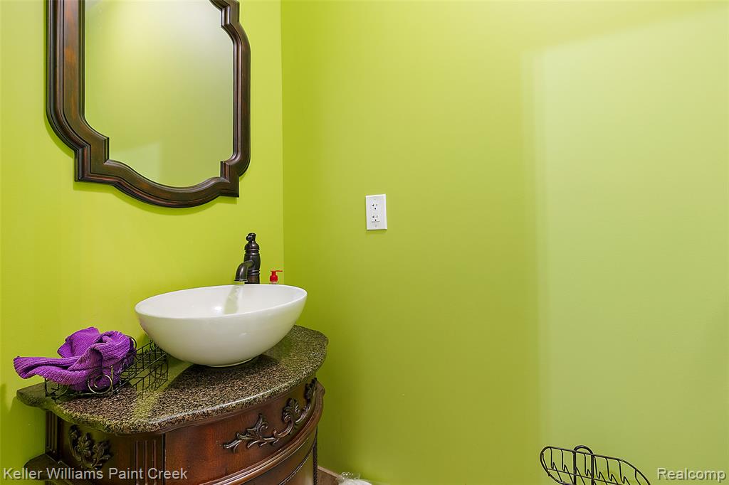 328 S Broadway Street, Lake Orion, MI 48362 — Photo 82