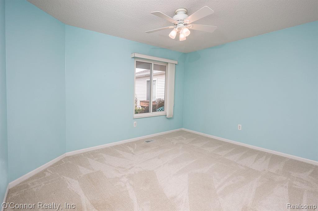 804 Crystal Lane, Marysville, MI 48040 — Photo 21