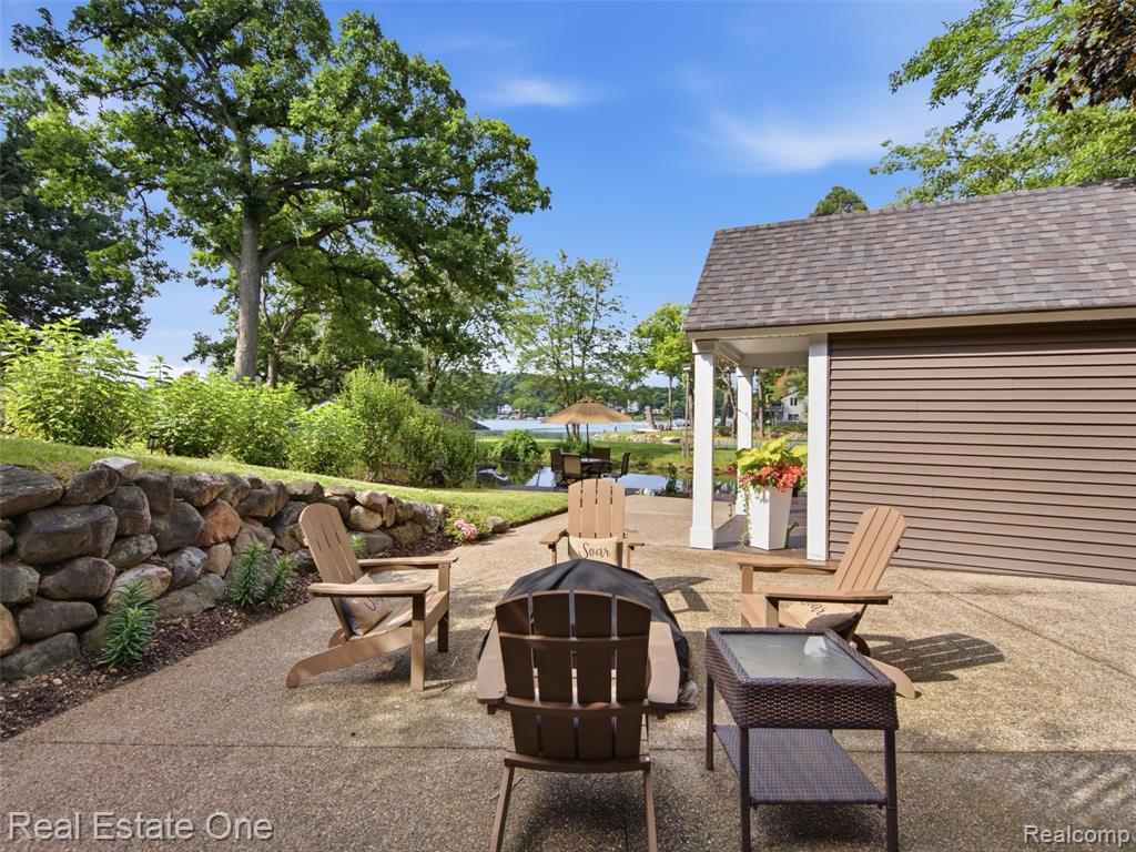 4011 Lotus Drive, Waterford, MI 48329 — Photo 6