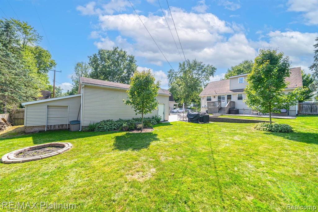 303 BRISTOL Street S, Almont, MI 48003 — Photo 9