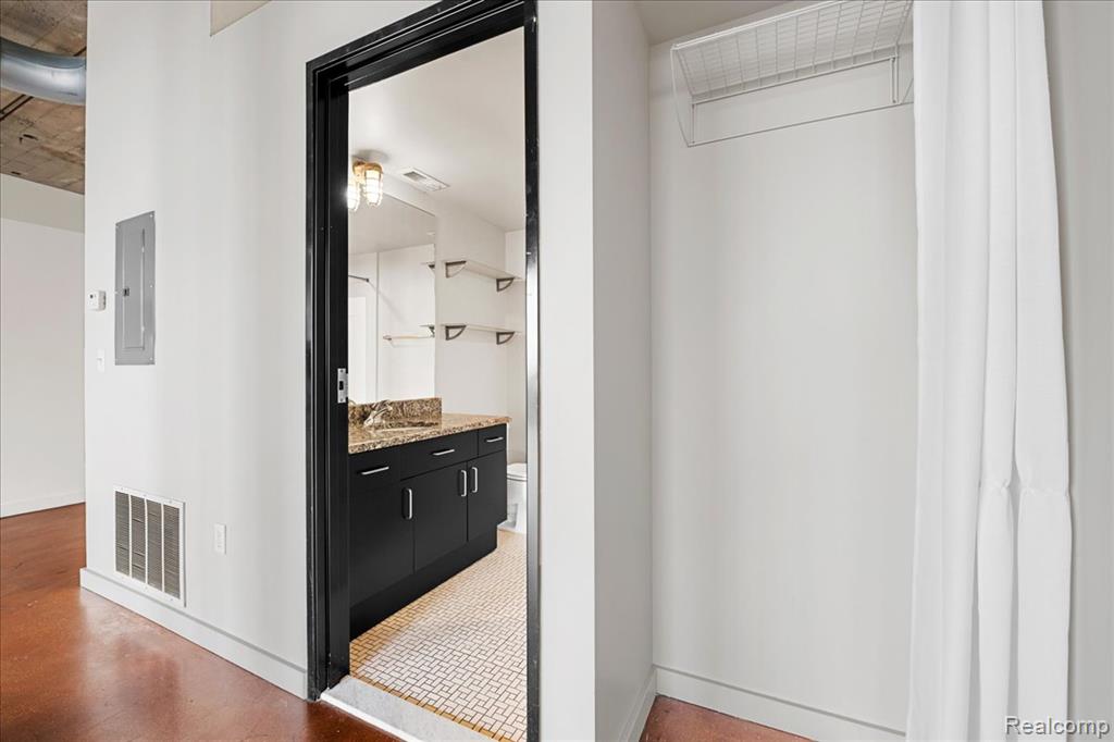 55 W Canfield Street, 306, Detroit, MI 48201 — Photo 15