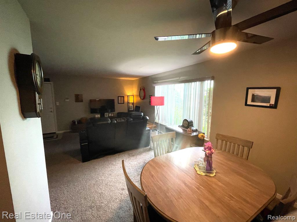 1864 COLONIAL VILLAGE Way, 2, Waterford, MI 48328 — Photo 4