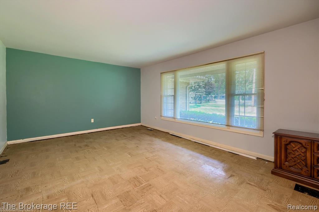 5312 Michael Court, Grand Blanc, MI 48439 — Photo 8