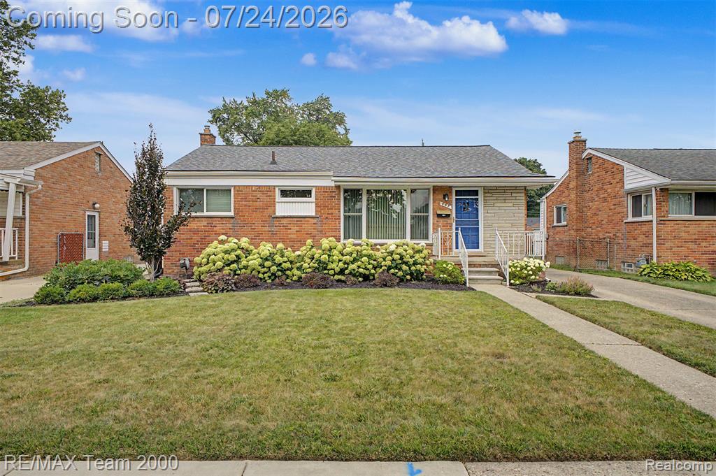 447 Gilman Street, Garden City, MI — Photo 2