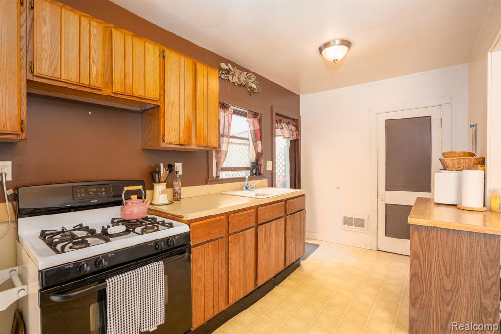 6248 Waldon Road, Clarkston, MI — Photo 16