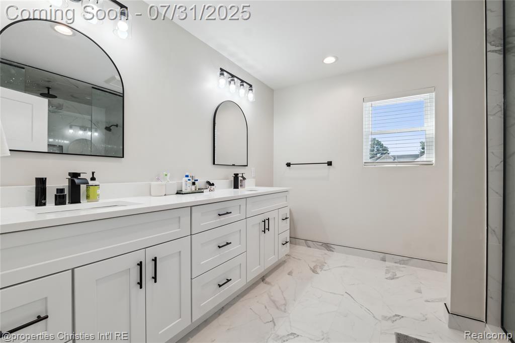 415 Helene Avenue, Royal Oak, MI 48067 — Photo 9