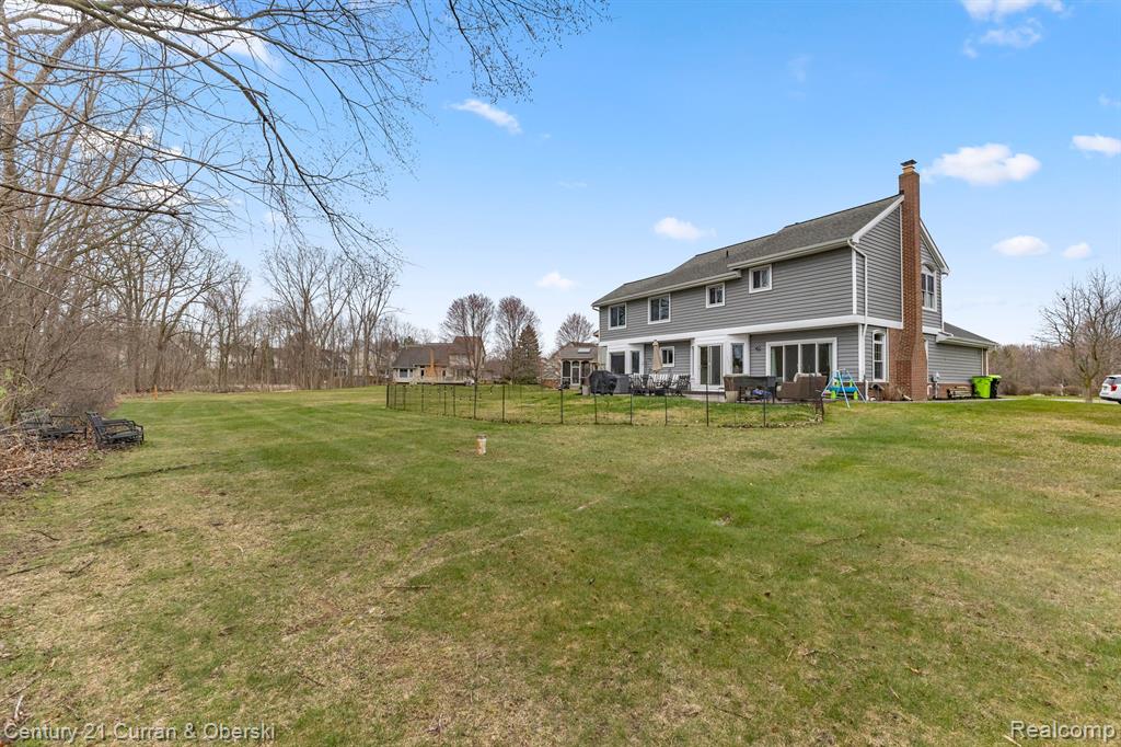 42745 LEDGEVIEW Drive, Novi, MI 48377 — Photo 50