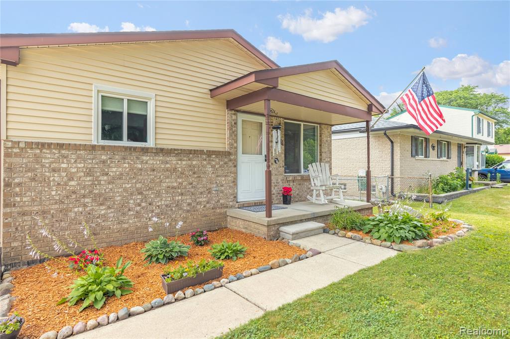9085 Deering Street, Livonia, MI 48150 — Photo 4