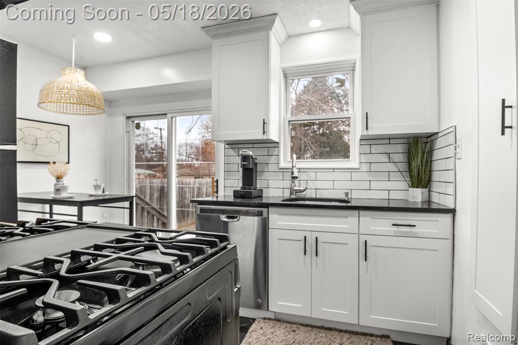4115 Academy Street, Dearborn Heights, MI 48125 — Photo 10