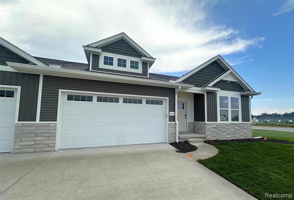 331 MCDOWELL DR, Howell, MI 48843 — Photo 2