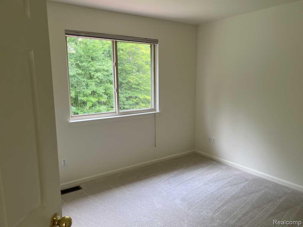 5931 Cedar Ridge Drive, Ann Arbor, MI 48103 — Photo 15