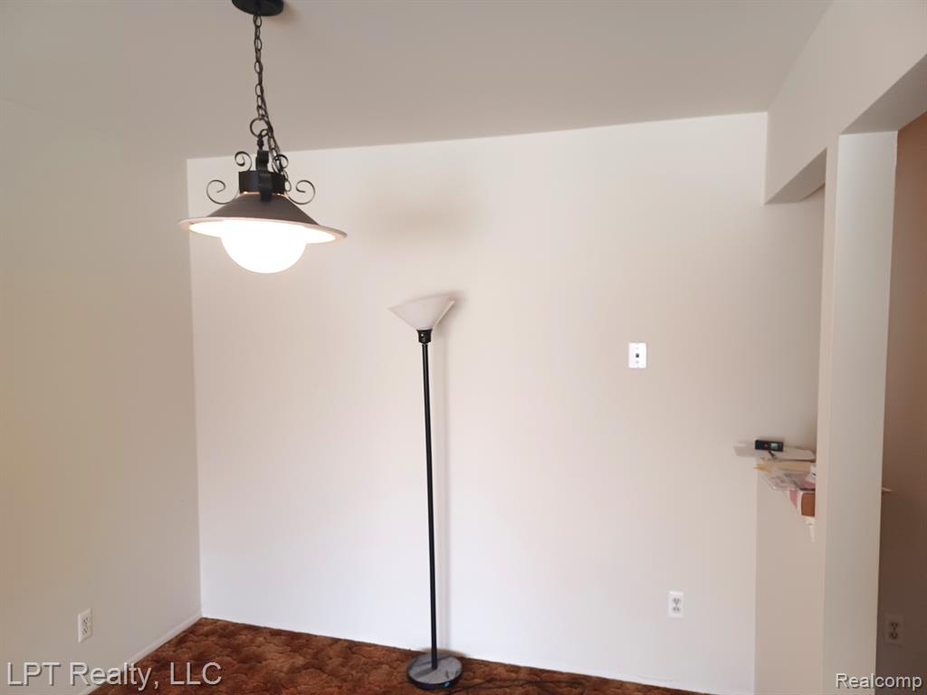 4973 E 10 Mile Road, 8, Warren, MI 48091 — Photo 11