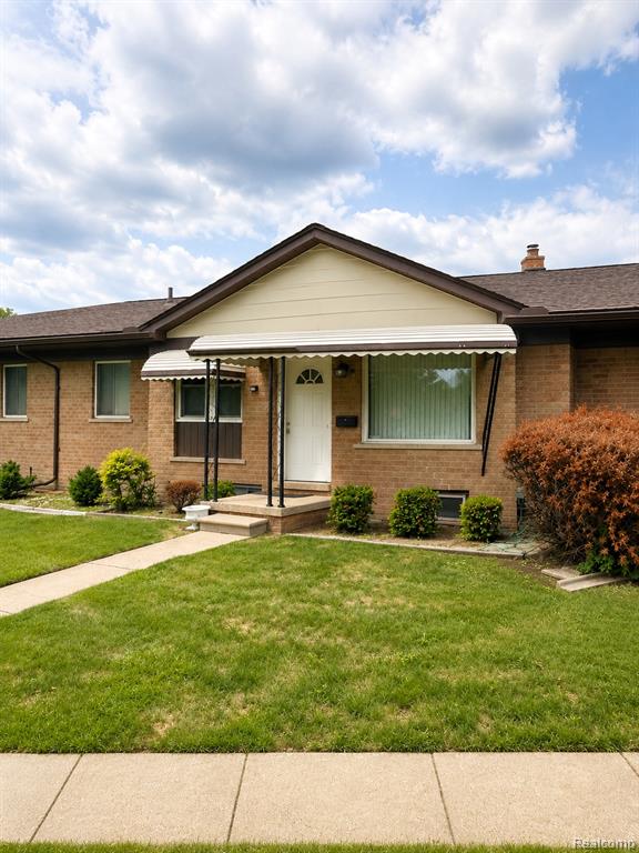 8401 18 Mile Road, 94, Sterling Heights, MI 48313 — front exterior