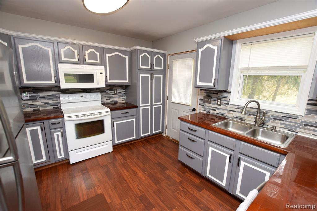 12215 Ray Road, Ortonville, MI 48462 — Photo 3