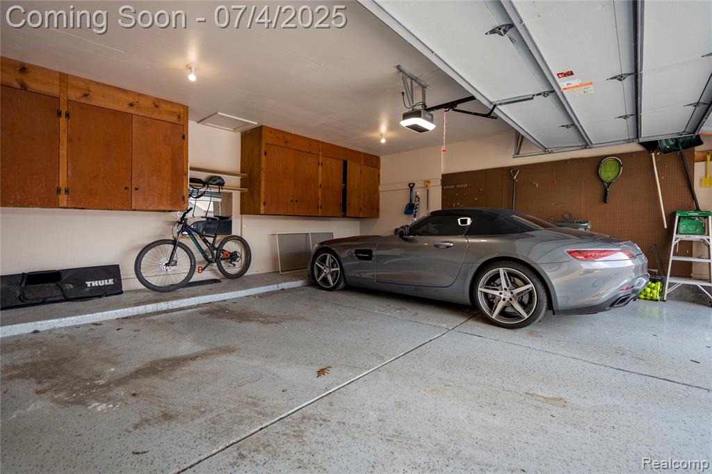 938 Brookwood Lane E, Rochester, MI 48309 — Photo 51