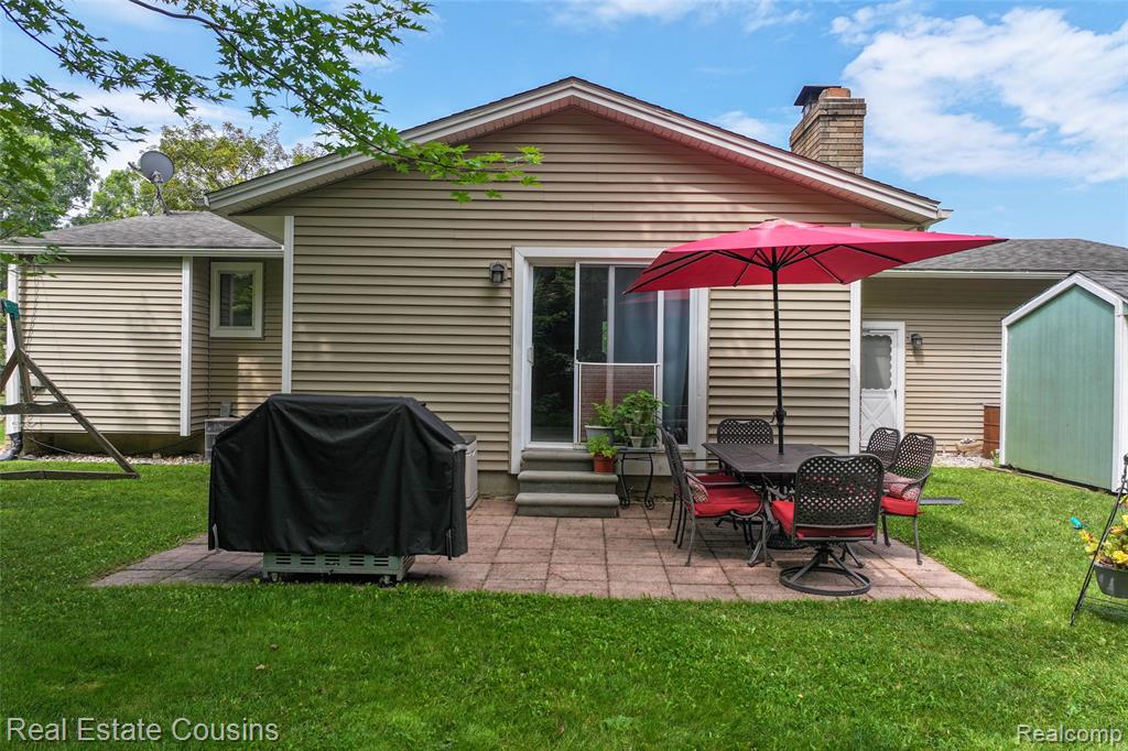 8419 Belle Bluff Drive, Grand Blanc, MI 48439 — Photo 24