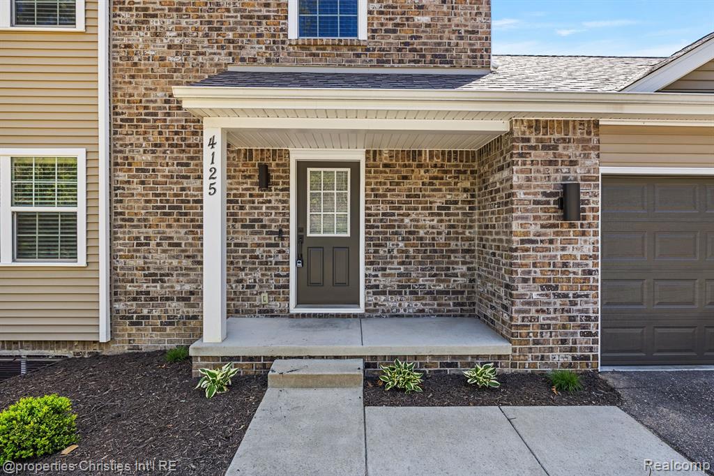 4125 S Newton Road, Commerce Twp, MI 48390 — Photo 4