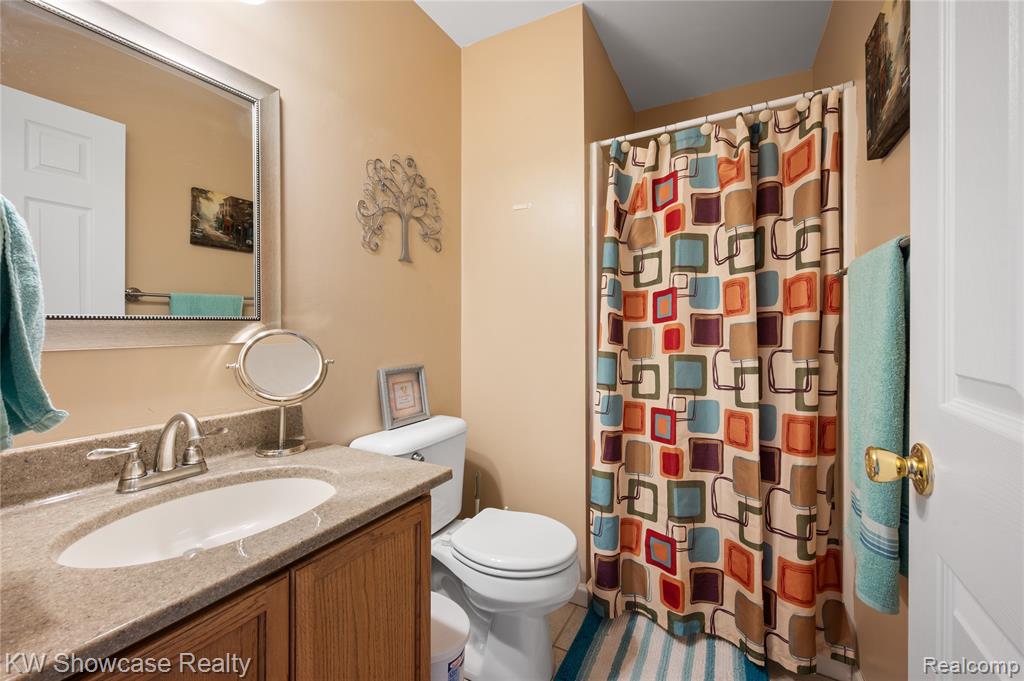 58767 Hunters Court, South Lyon, MI 48178 — Photo 17
