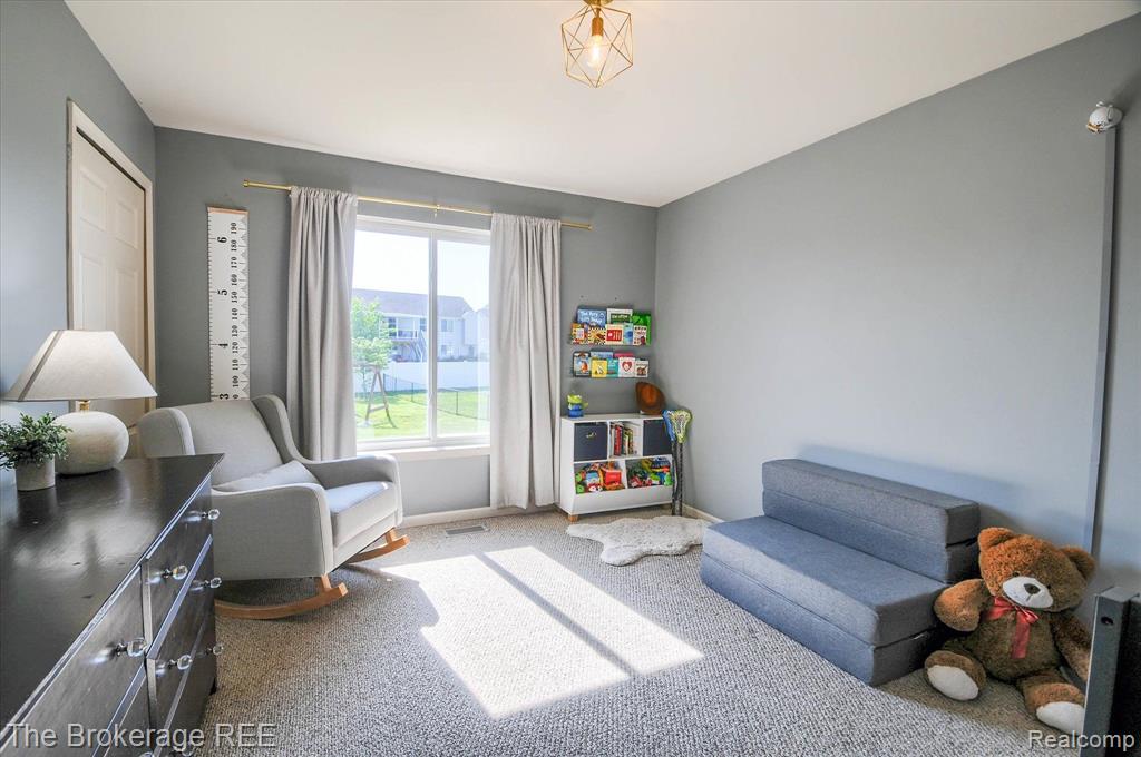 8089 PENINSULA Circle, Grand Blanc, MI 48439 — Photo 26