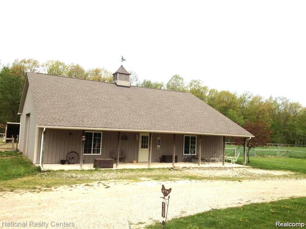 7125 MANOR Lane, Fowlerville, MI 48836 — Photo 4