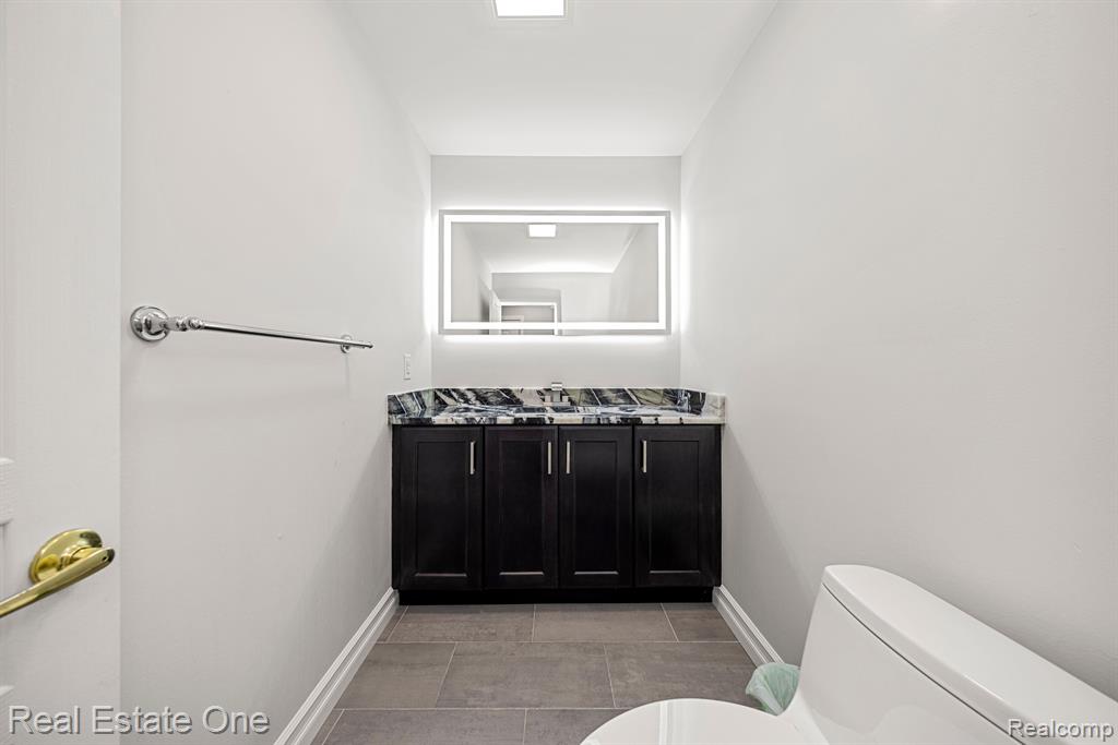 6246 Lindsay Court, West Bloomfield, MI 48324 — Photo 28