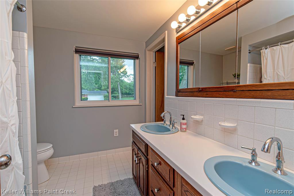 7093 Stonebrook Road, West Bloomfield, MI — Photo 31