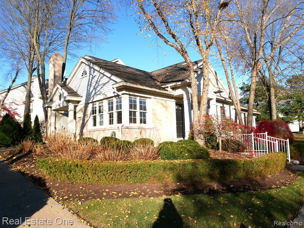 7383 SIMSBURY Drive, West Bloomfield, MI — Photo 5
