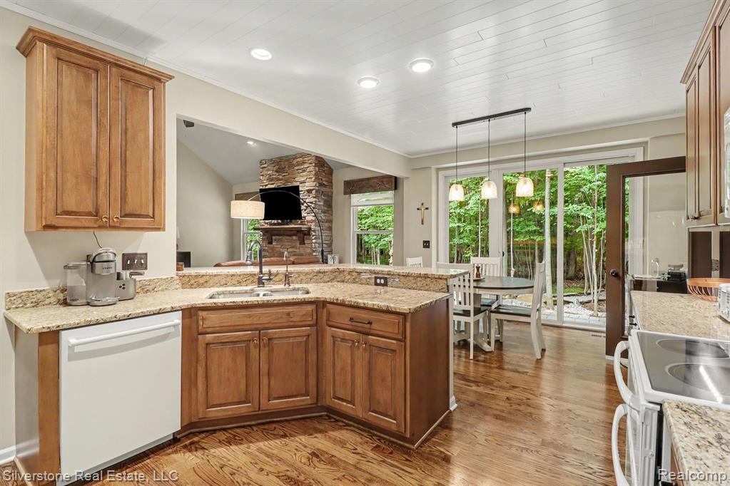 651 Wynstone Circle N, Oakland, MI — Photo 17