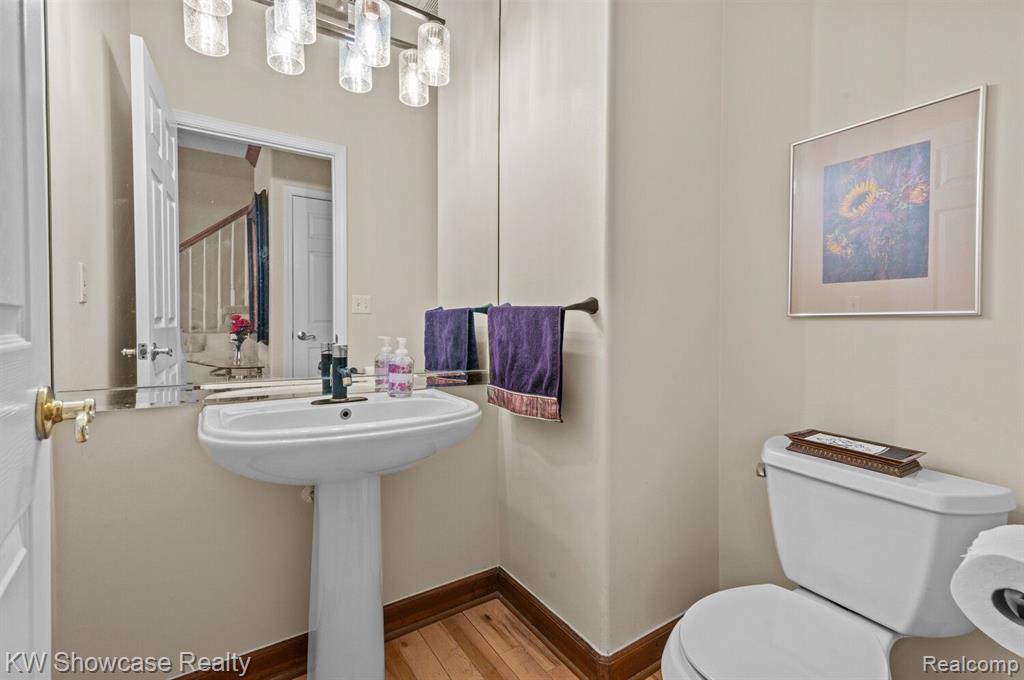 5294 BRIDGE Trail E, Commerce Twp, MI 48382 — Photo 16