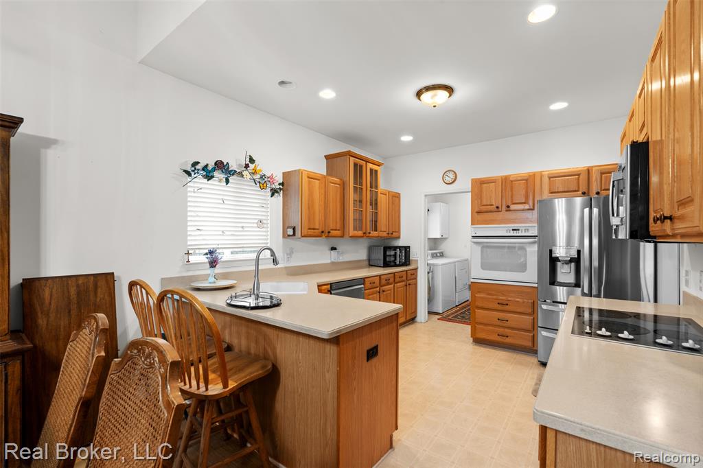5776 Woodview Drive, 6, Sterling Heights, MI 48314 — Photo 13