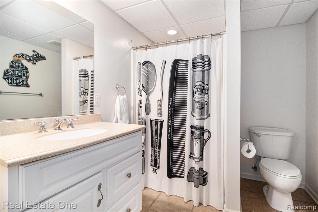 724 Knolls Landing Drive, 18, Milford, MI 48381 — Photo 31