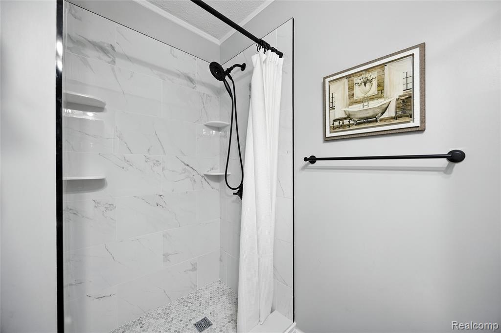 66100 Romeo Plank Road, Ray, MI — Photo 27