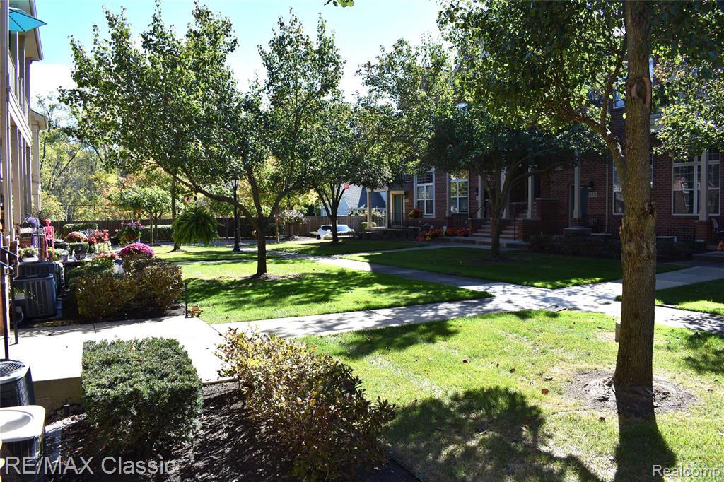417 Old Pine Way Drive, Walled Lake, MI 48390 — Photo 29