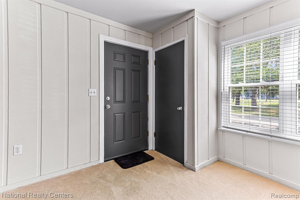 39525 VILLAGE WOOD Road, Novi, MI — Photo 6