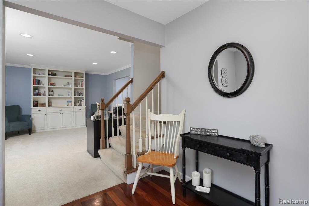 601 LAKE FOREST Road, Rochester Hills, MI 48309 — Photo 4