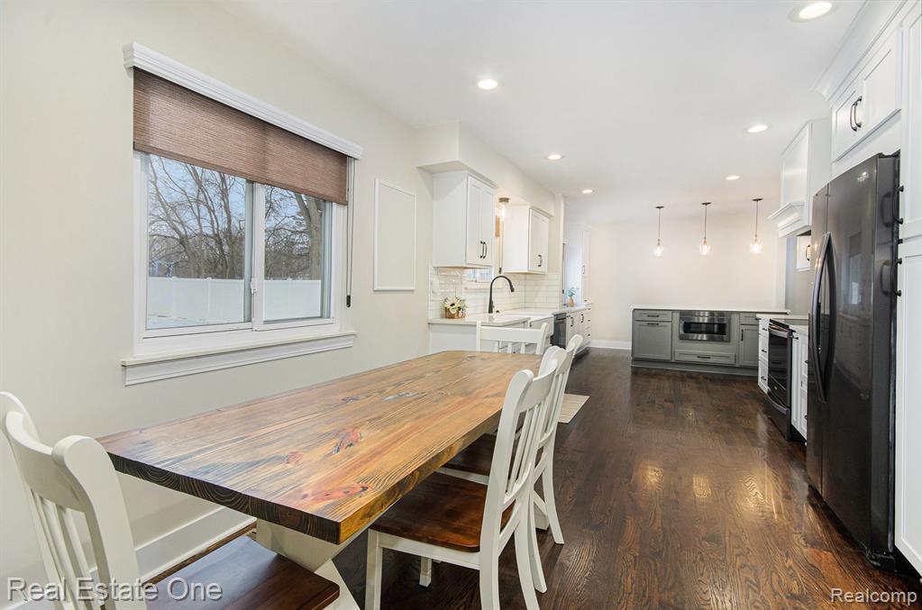 5395 English Drive, Troy, MI 48085 — Photo 6
