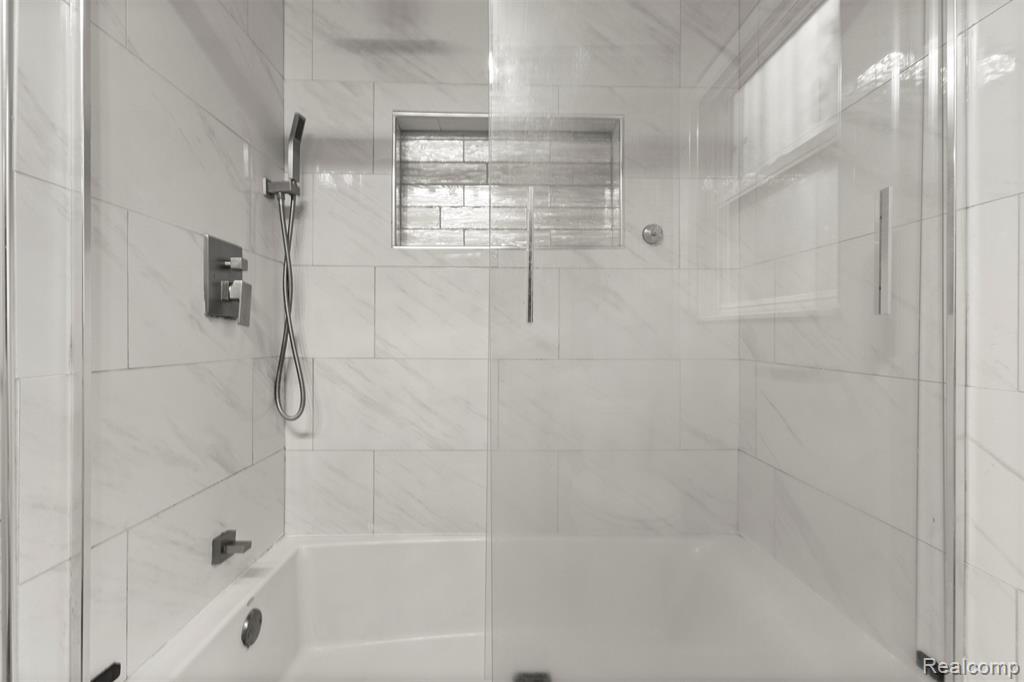 4775 ORCHARD Avenue, Dearborn, MI 48126 — Photo 18
