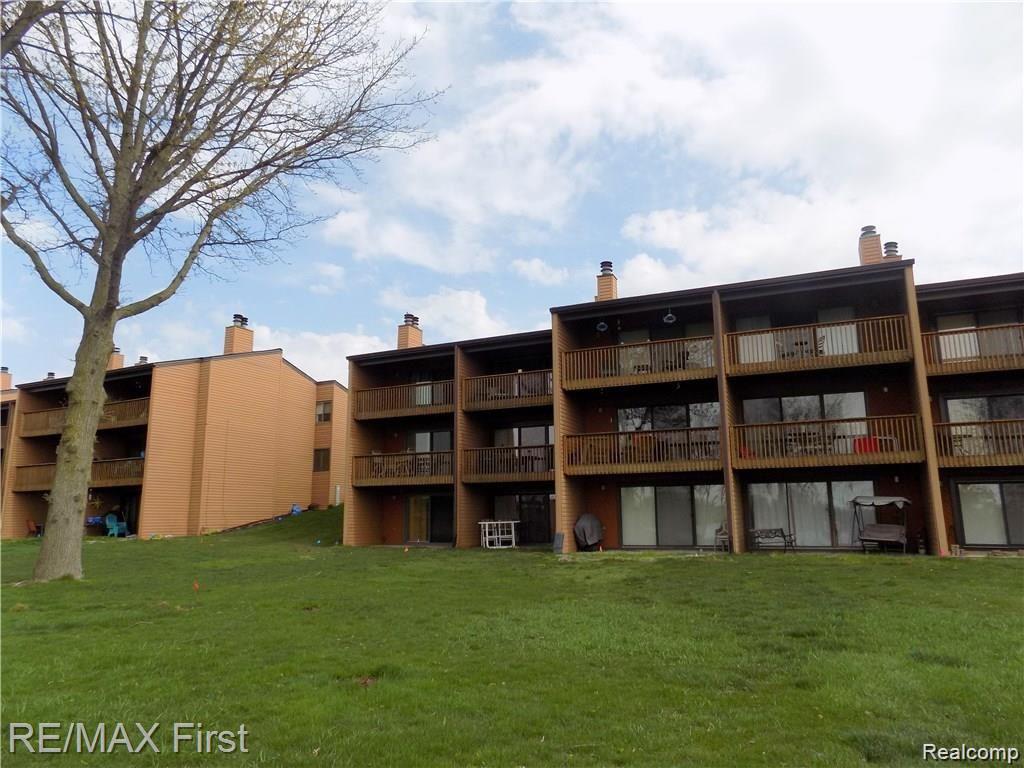48195 Bayshore Drive, Belleville, MI 48111 — Photo 3