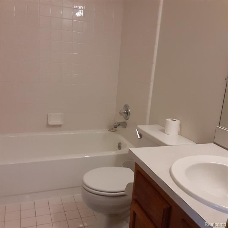 4672 E 10 MILE Road E, Warren, MI 48091 — Photo 11