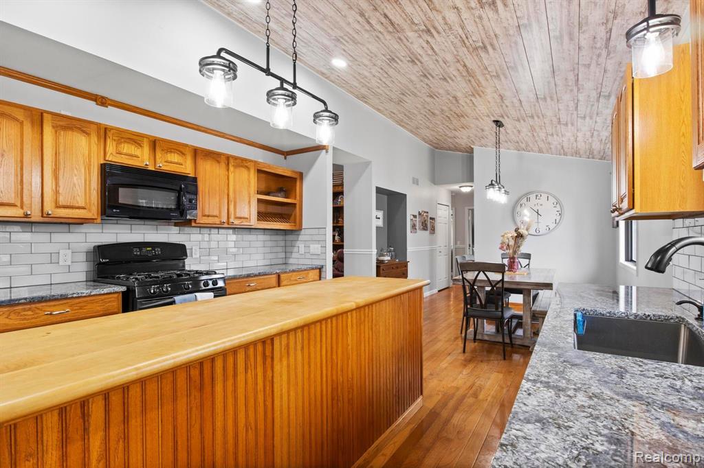 4025 PRESIDENTIAL Way, Highland, MI 48356 — Photo 46