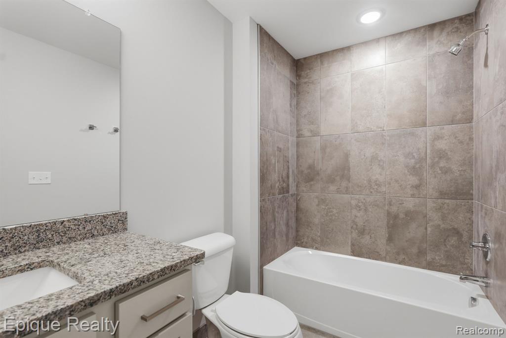 25558 Grandview Lane, 38, Novi, MI — Photo 20